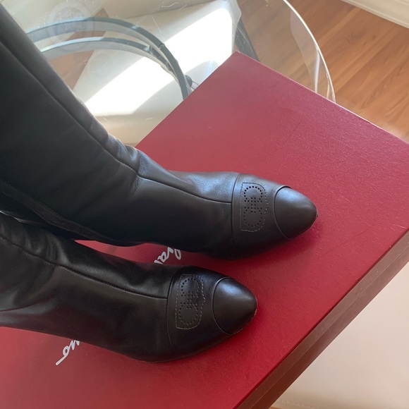 Classic Elegant Salvatore Ferragamo Leather Boots - Picture 2 of 6